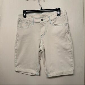 Women’s Levi's White Bermuda Jean Shorts Size 30